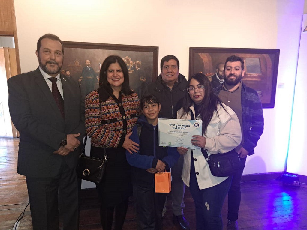 Alumna de la Escuela Gastón Ormazabal representó a la comuna en exposición en honor a Arturo Prat y a los 145 años del Combate Naval de Iquique